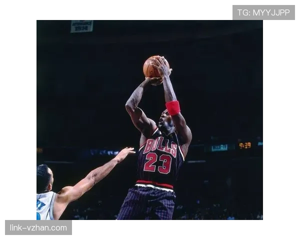 手肘外伸算投篮犯规吗？NBA球员亲身示范教你如何判断！